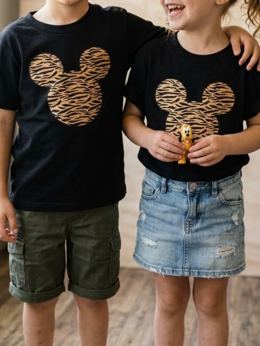 NWOT Disney Mickey Mouse Tiger Silhouette Graphic Tee Black Unisex Youth XS 5/6